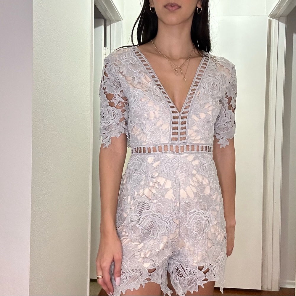 ASTR the label blue/gray lace romper XS